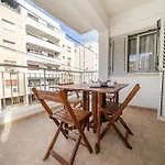 2 Bedroom Flat *