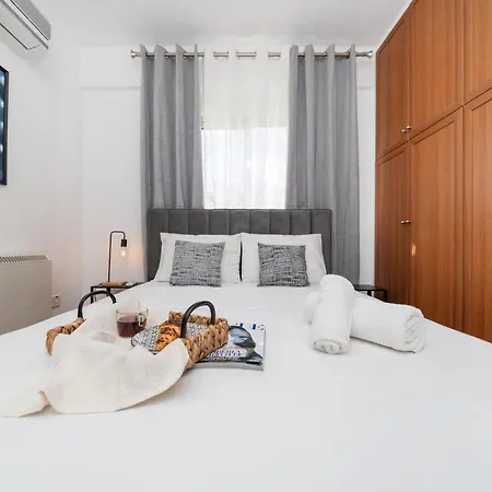2 Bedroom Flat *
